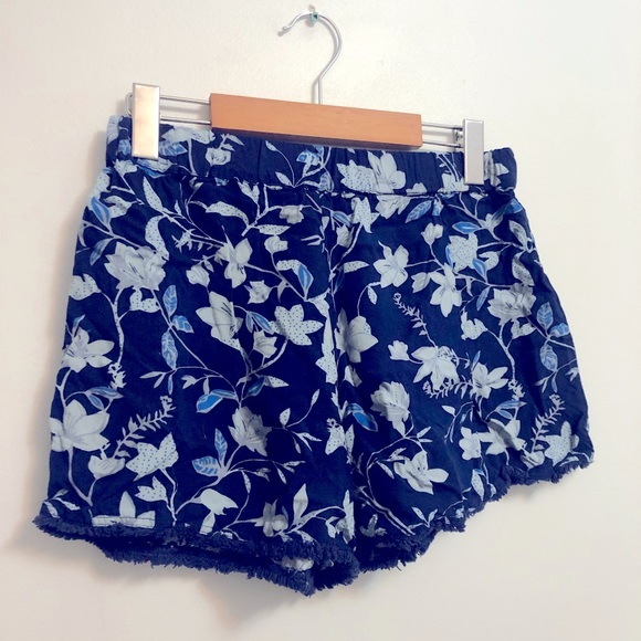 Flower Print Fringe Bottom Shorts (M) - Picture 2 of 7